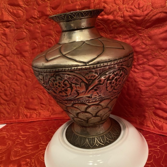 Vintage Middle East Handmade Engraved Brass Vase / Urn - Picture 4 of 9